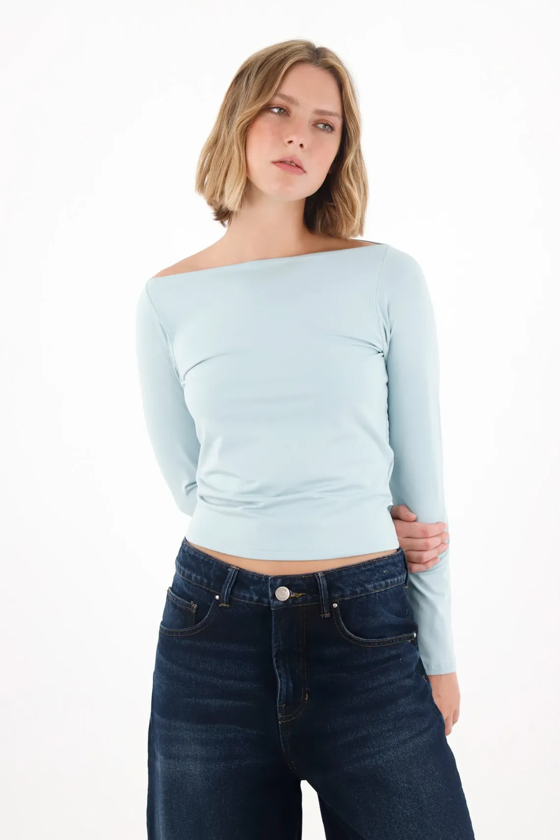 Camiseta cuello bandeja ajustada azul para mujer