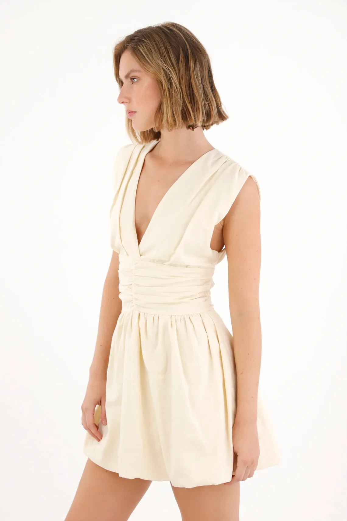 Vestido corto manga sisa crudo para mujer