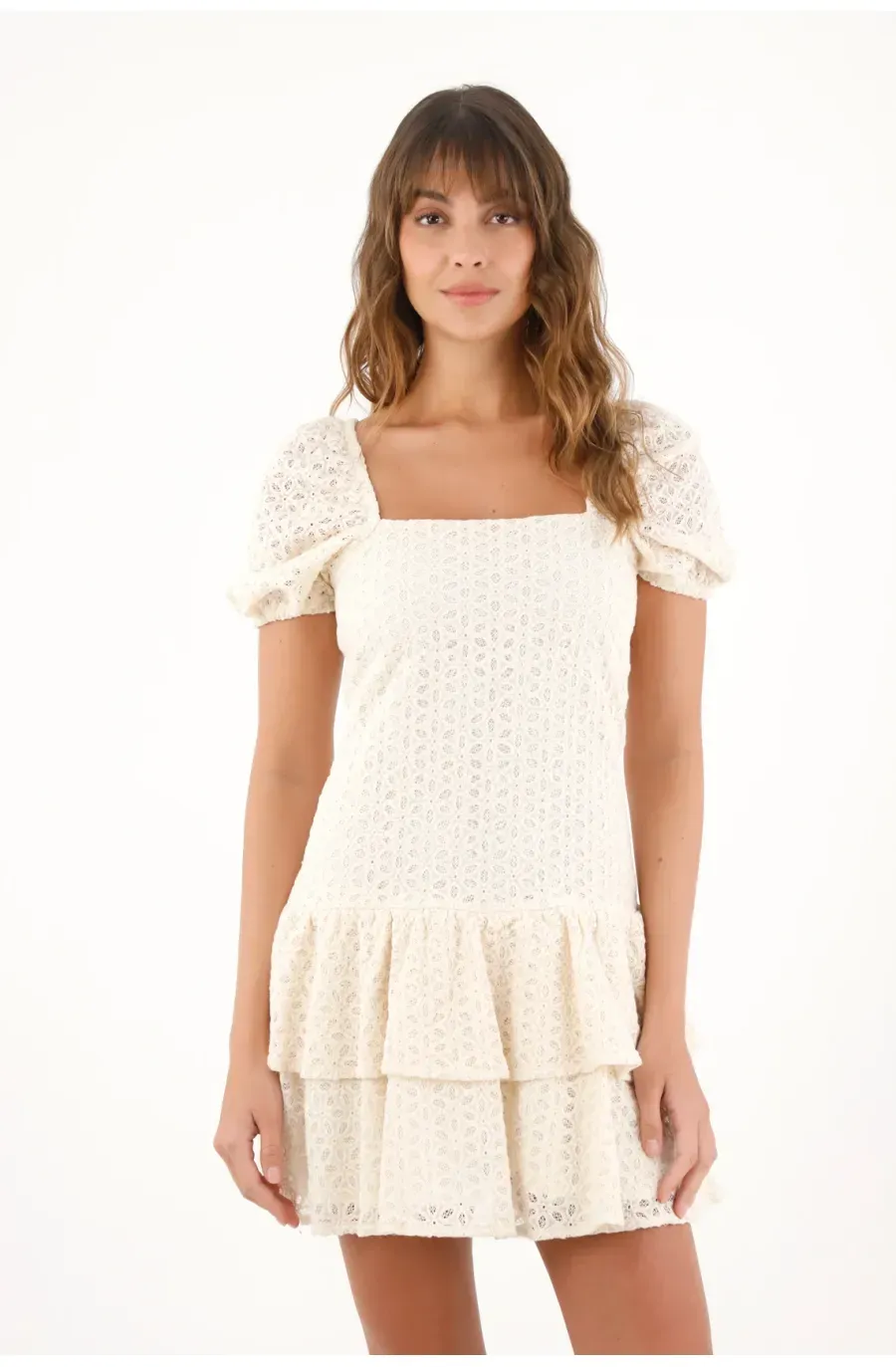 Vestido corto ajustado en ojalillo crudo para mujer