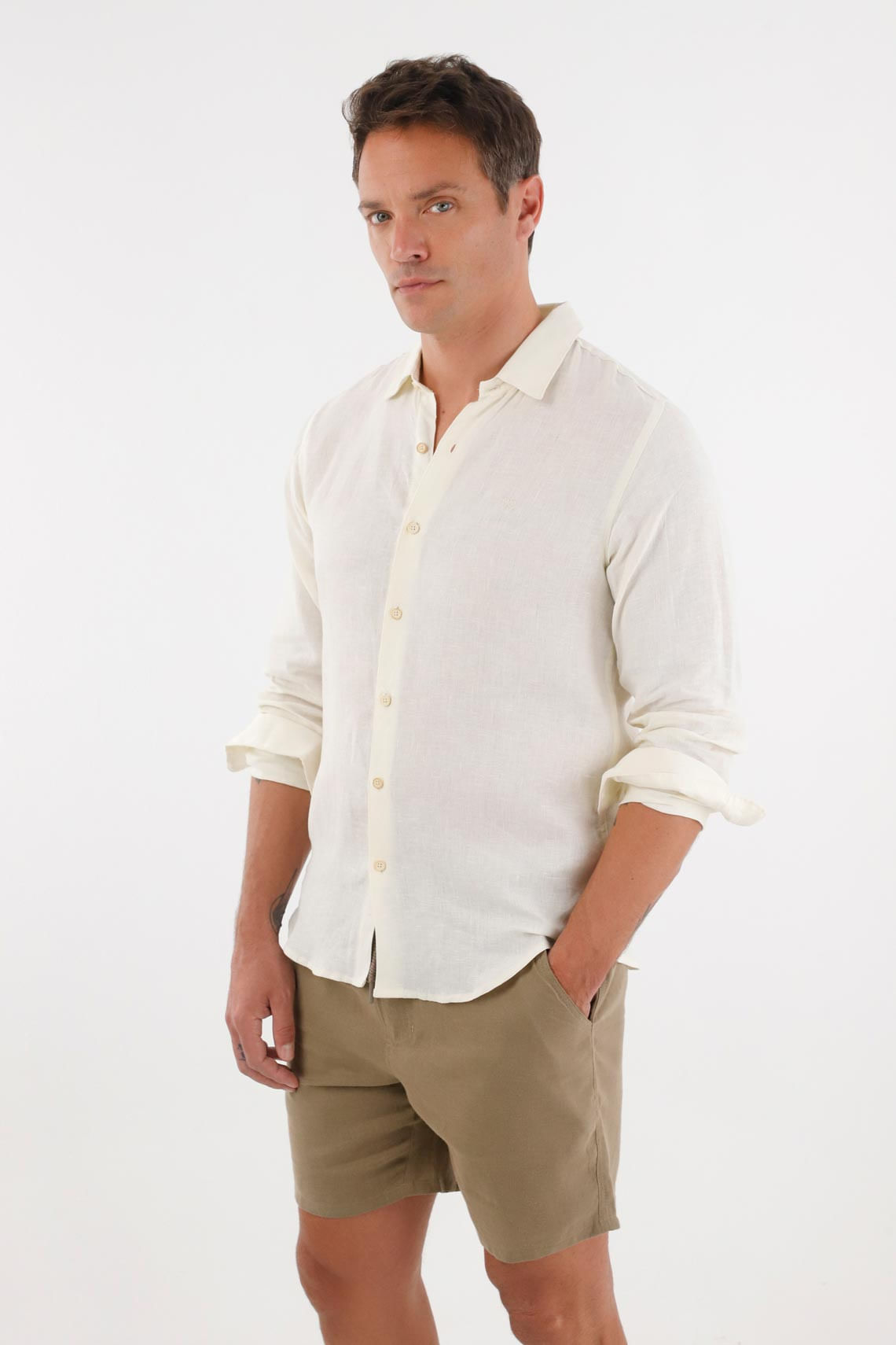 Camisa en 100% lino manga larga crudo para hombre