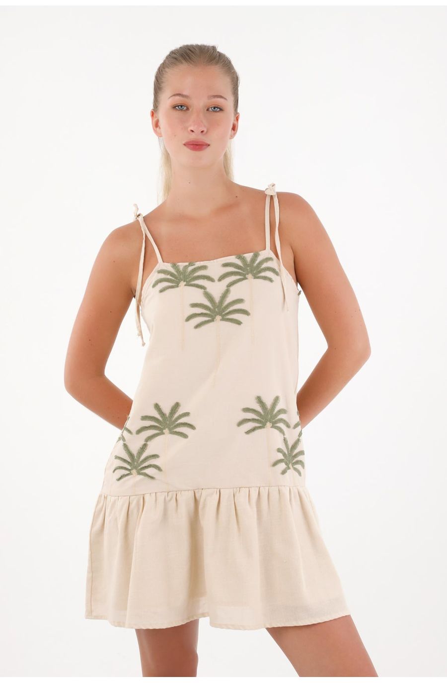 Vestido corto con bordado de palmeras para mujer