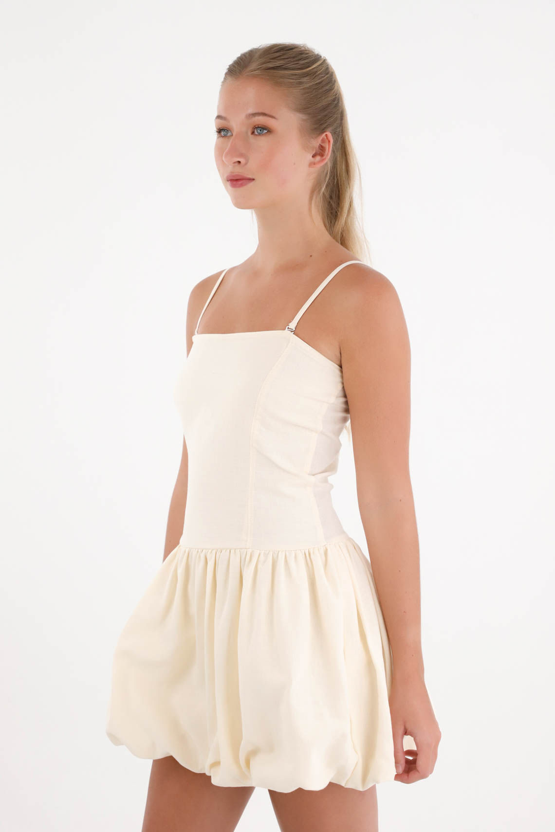 Vestido corto strapless crudo para mujer