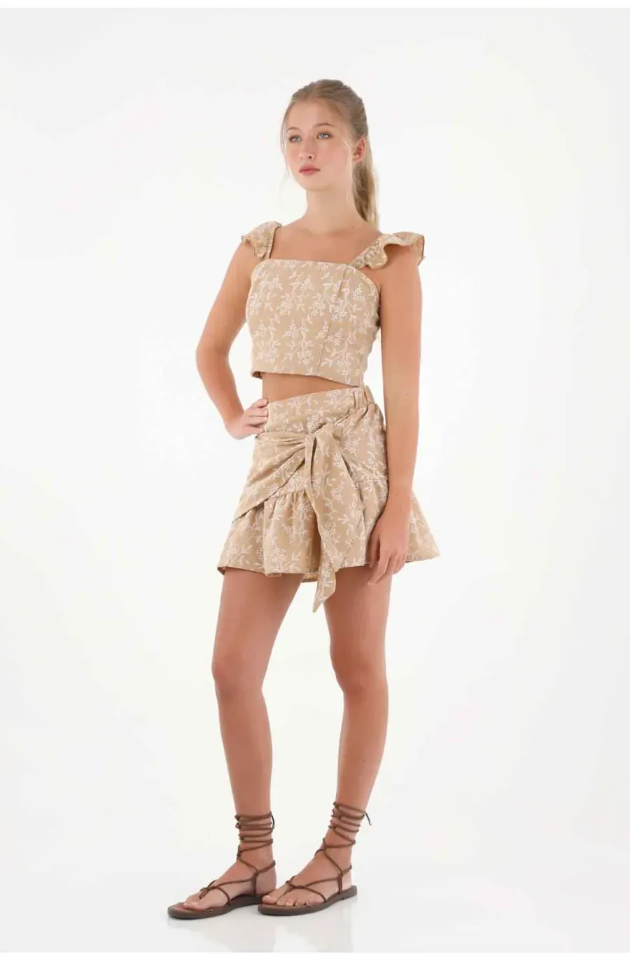 Falda corta con estampado de flores con diseño limpio para mujer