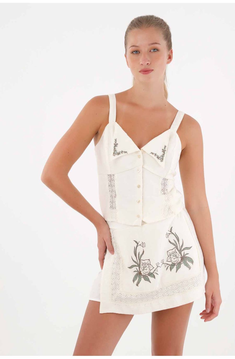 Camisa de tiras con detalles bordado crudo para mujer