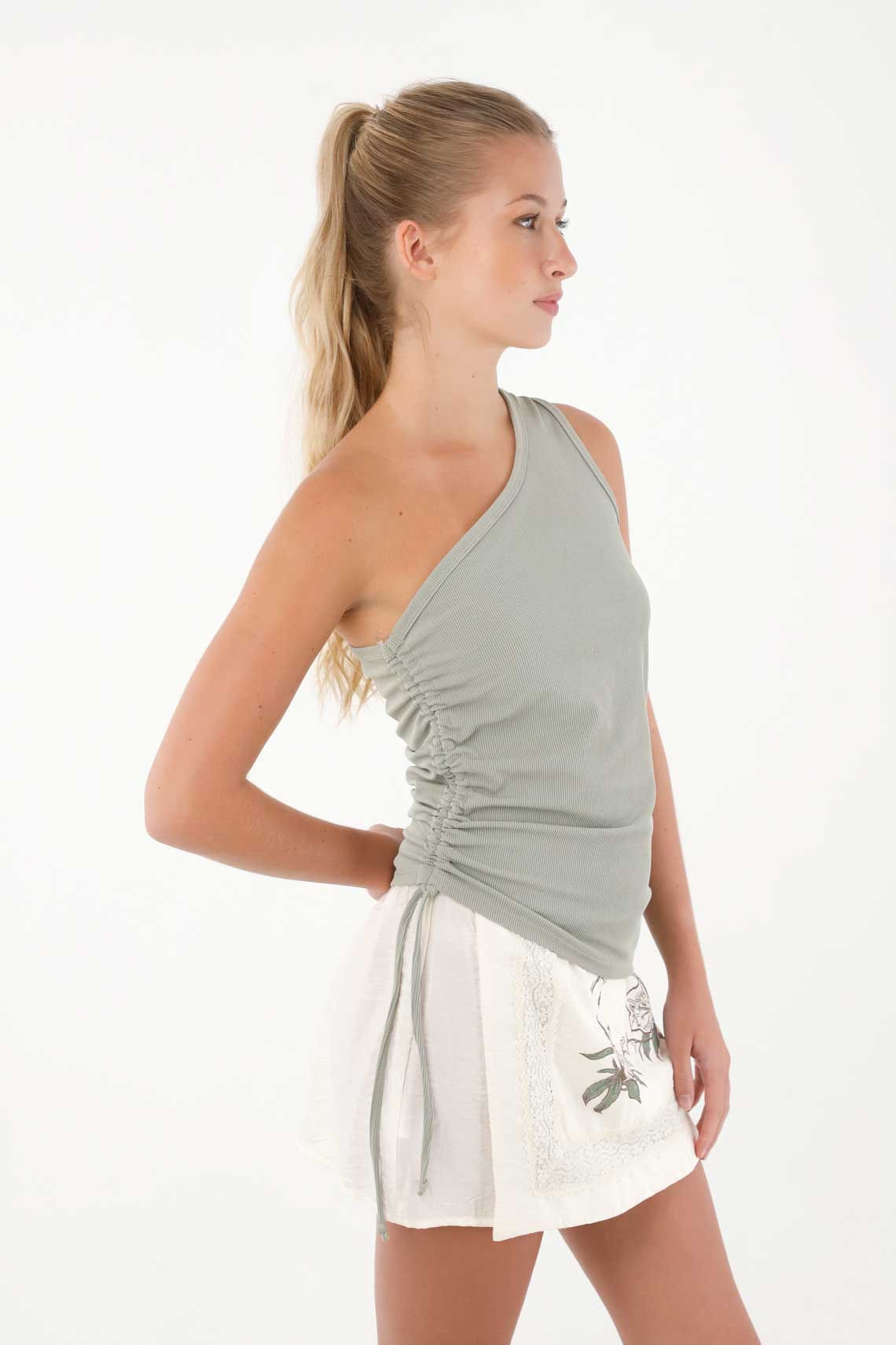 Camiseta con recogido en costado verde para mujer