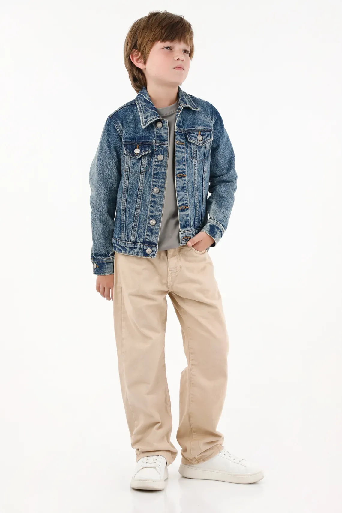 Jean clásico en bull denim crudo para niño