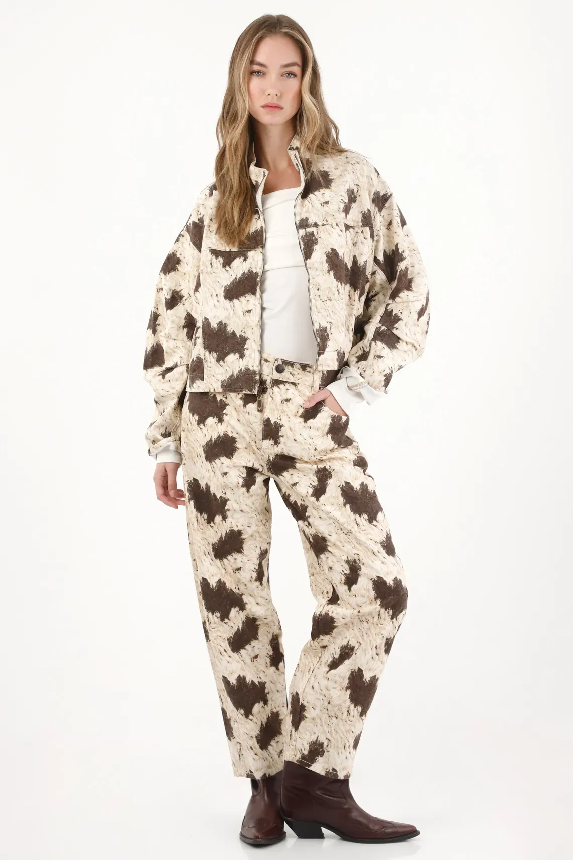 Pantalón Barrel en drill estampado para mujer