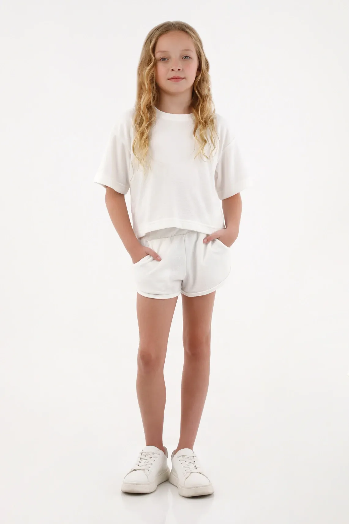 Short deportivo crudo para niña