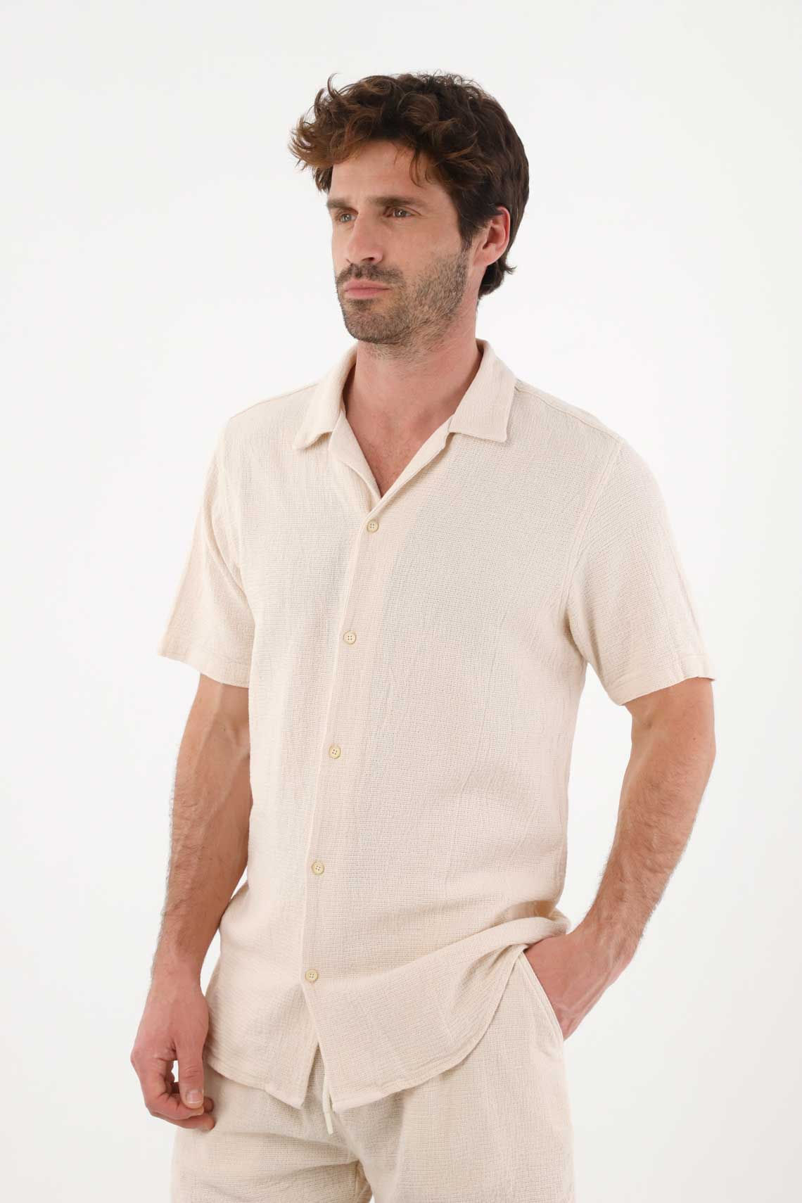 Camisa tipo bowling con textura crudo para hombre