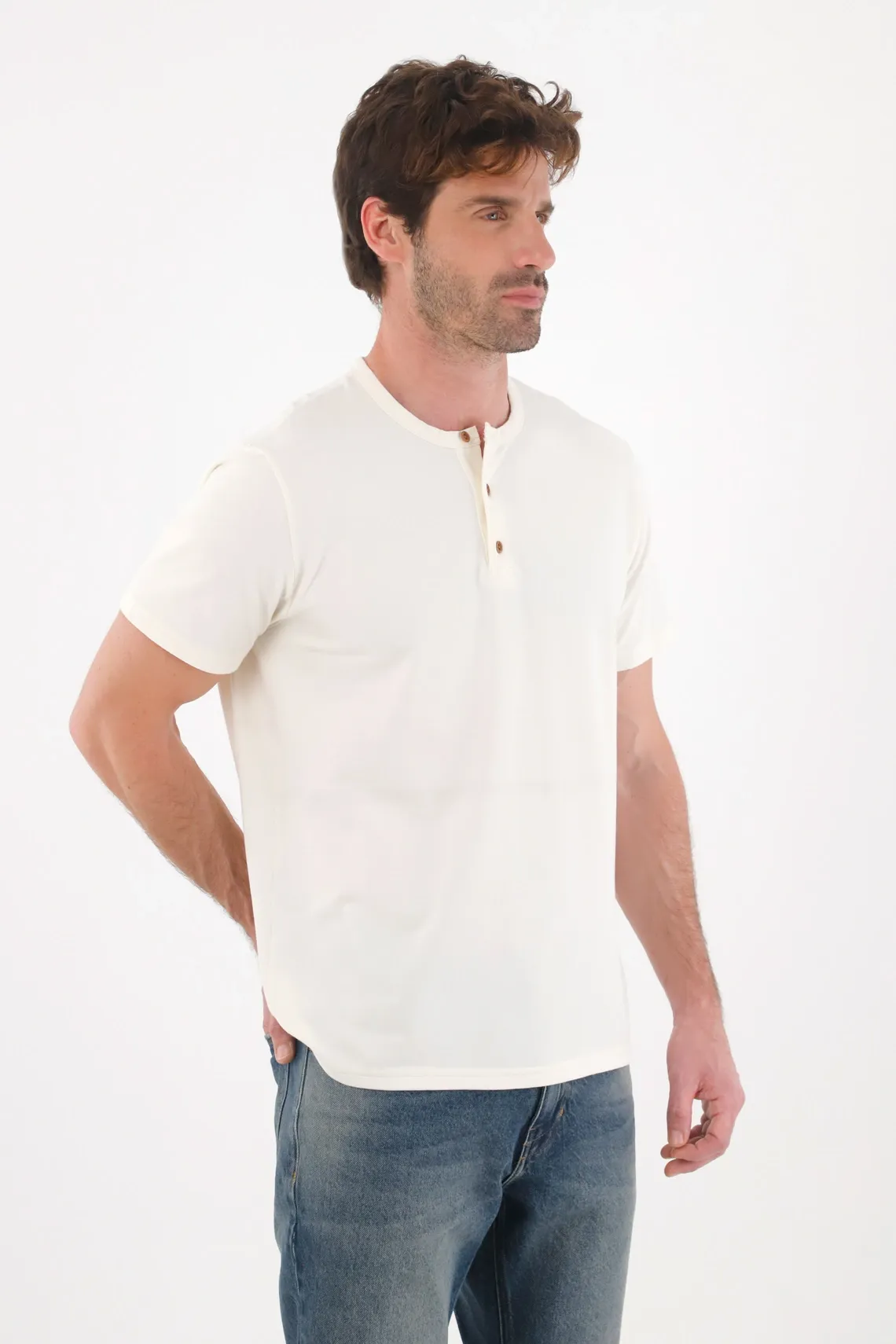 Camiseta cuello neru con botones crudo para hombre