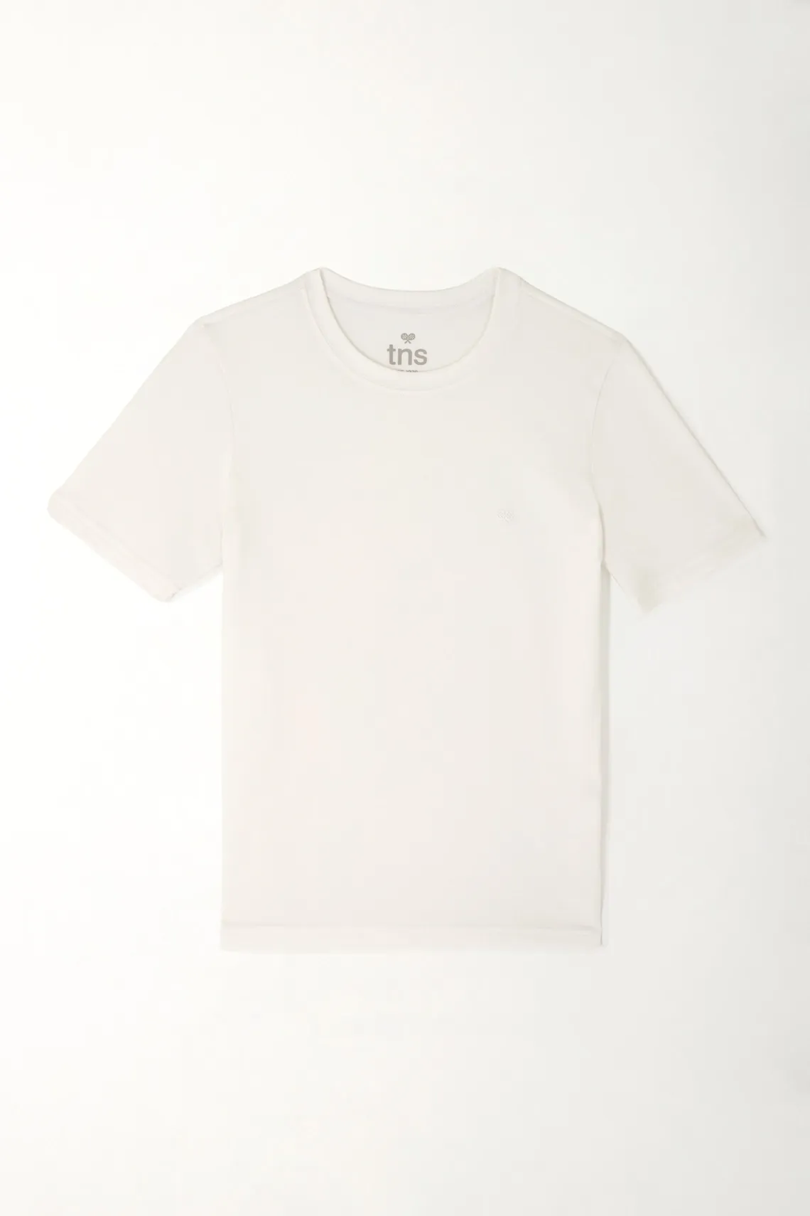 Camiseta con estampado en punto corazón blanca para niño