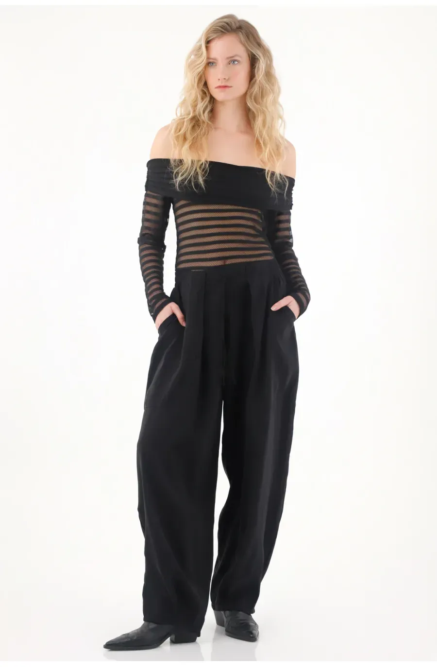 Pantalón con bolsillos laterales negro para mujer