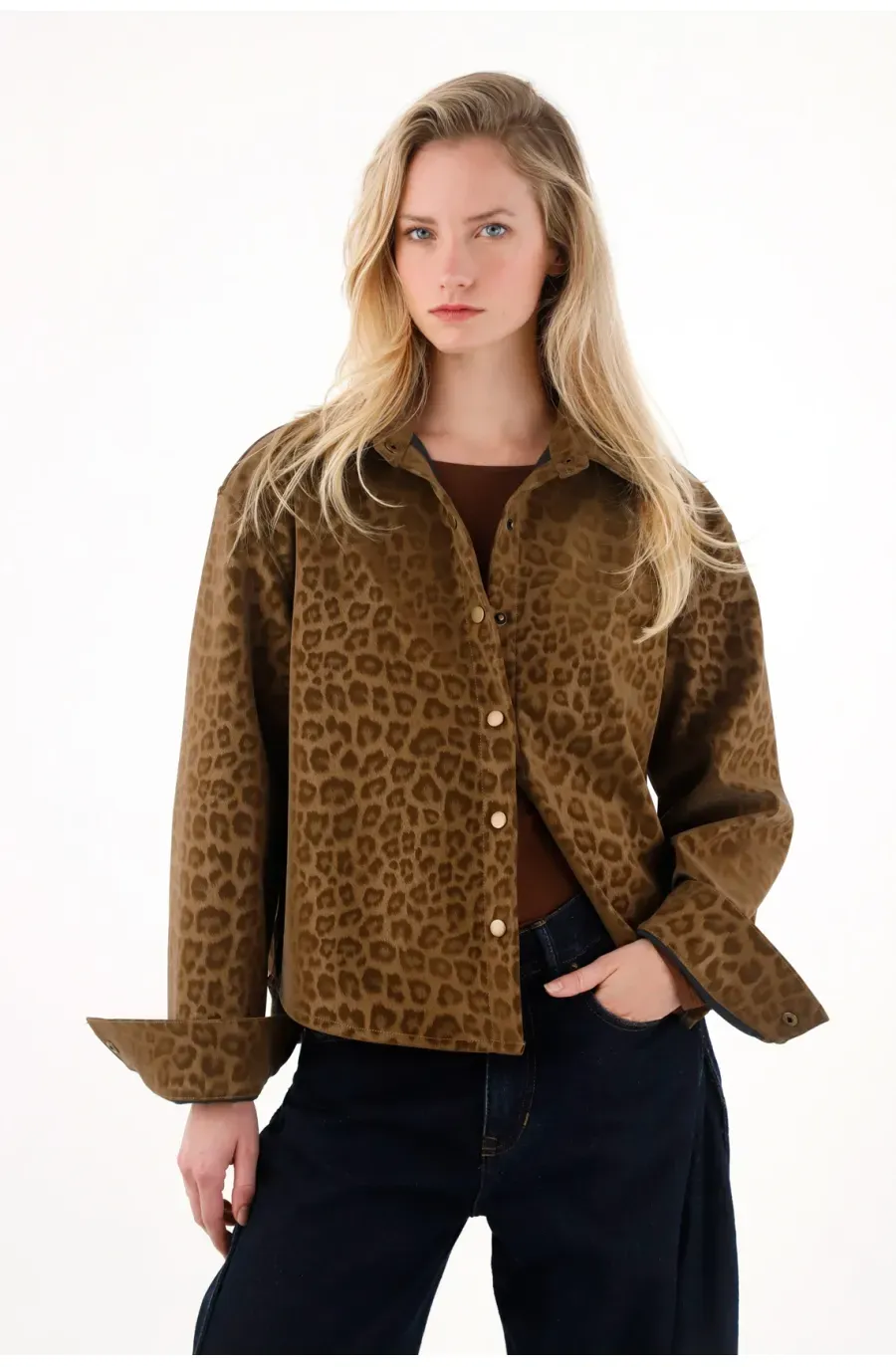 Chaqueta con diseño animal print a tono para mujer