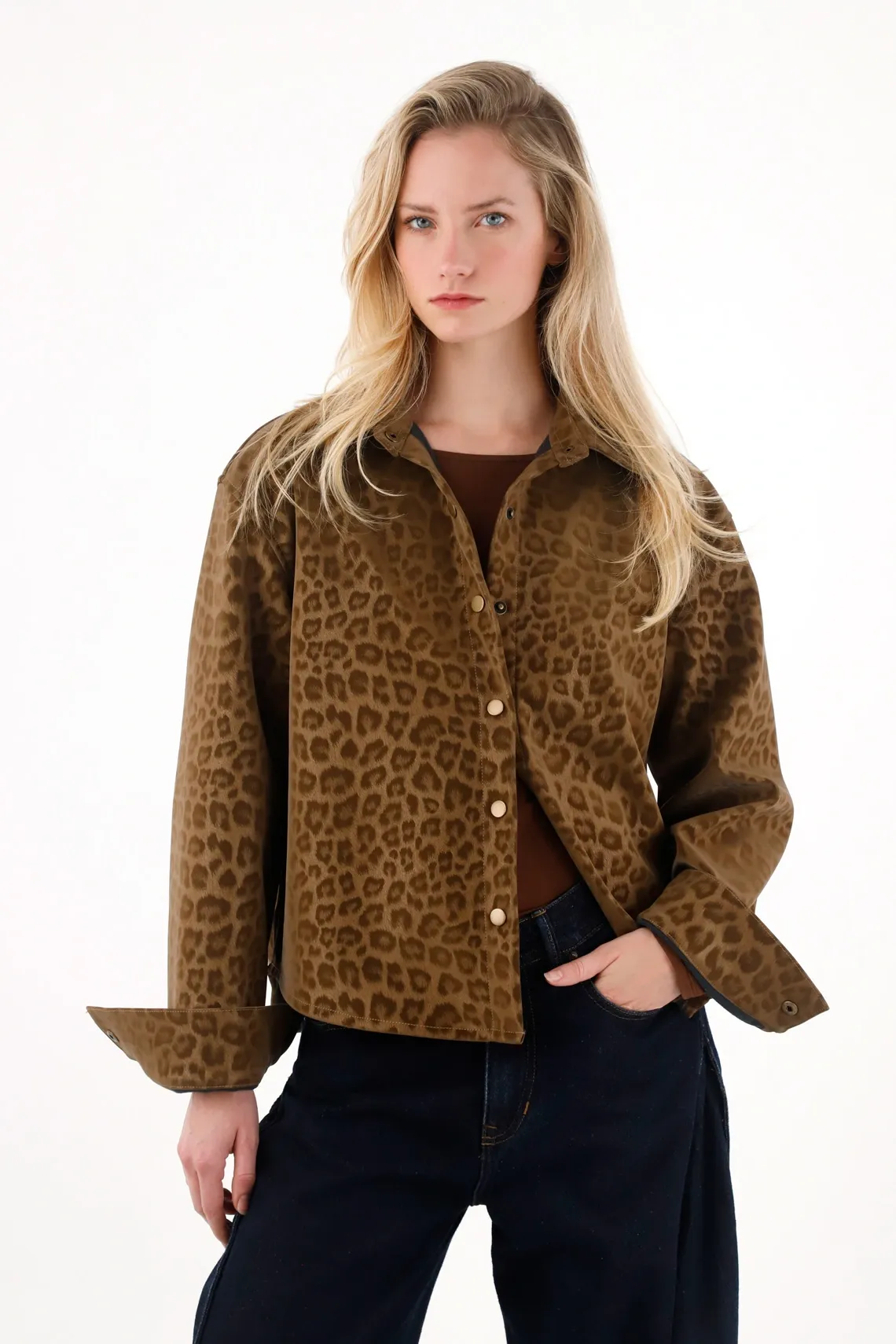 Chaqueta con diseño animal print a tono para mujer