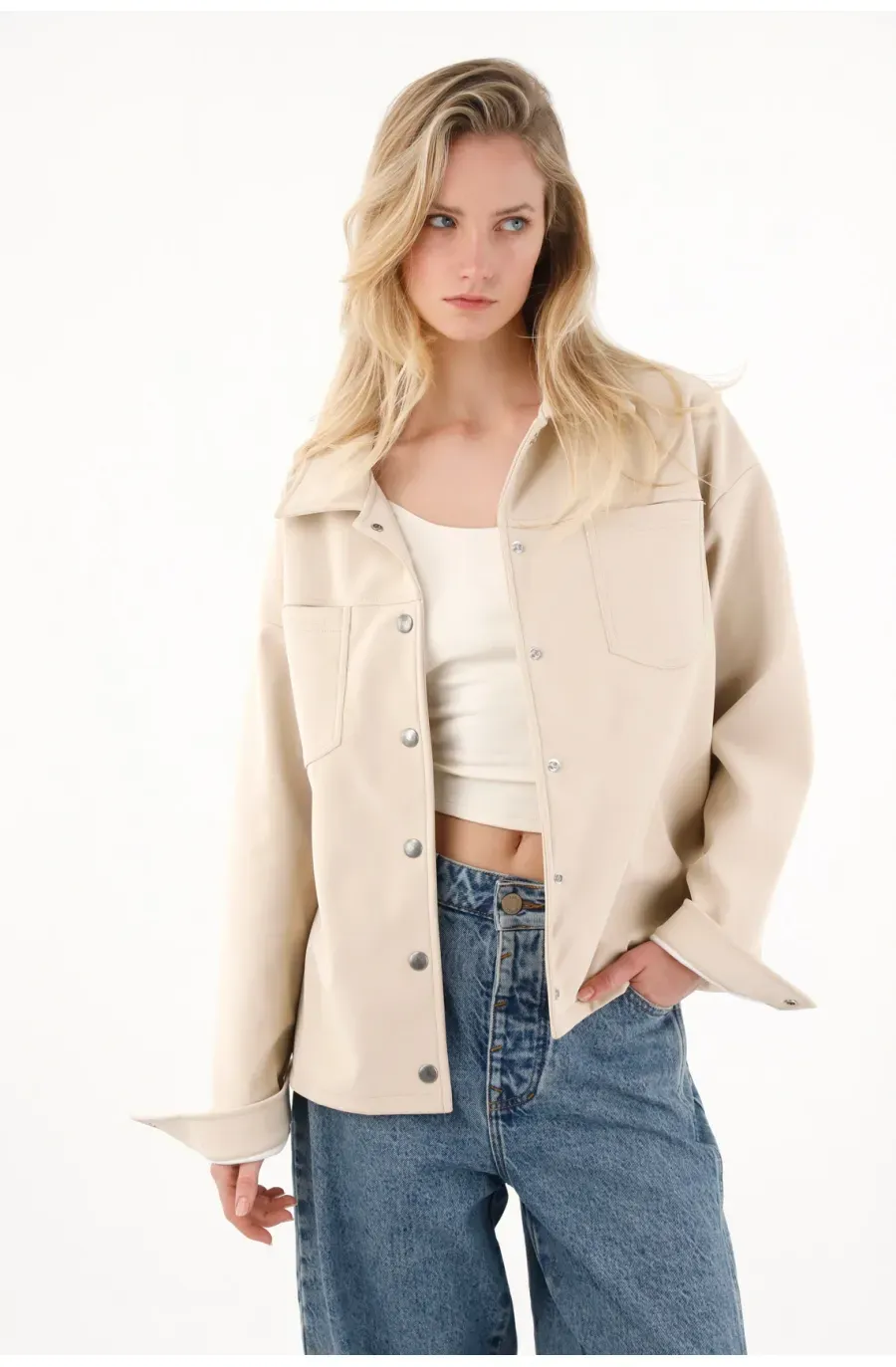 Chaqueta en cuero sintético crudo para mujer