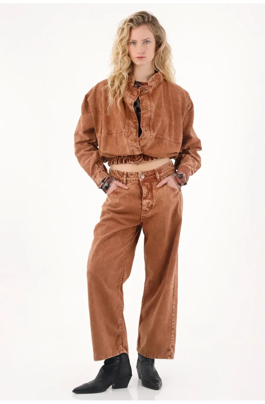 Chaqueta tipo bomber café para mujer