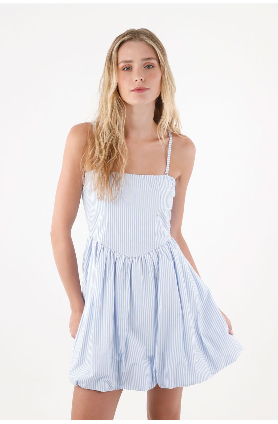 Vestido corto abombachado para mujer