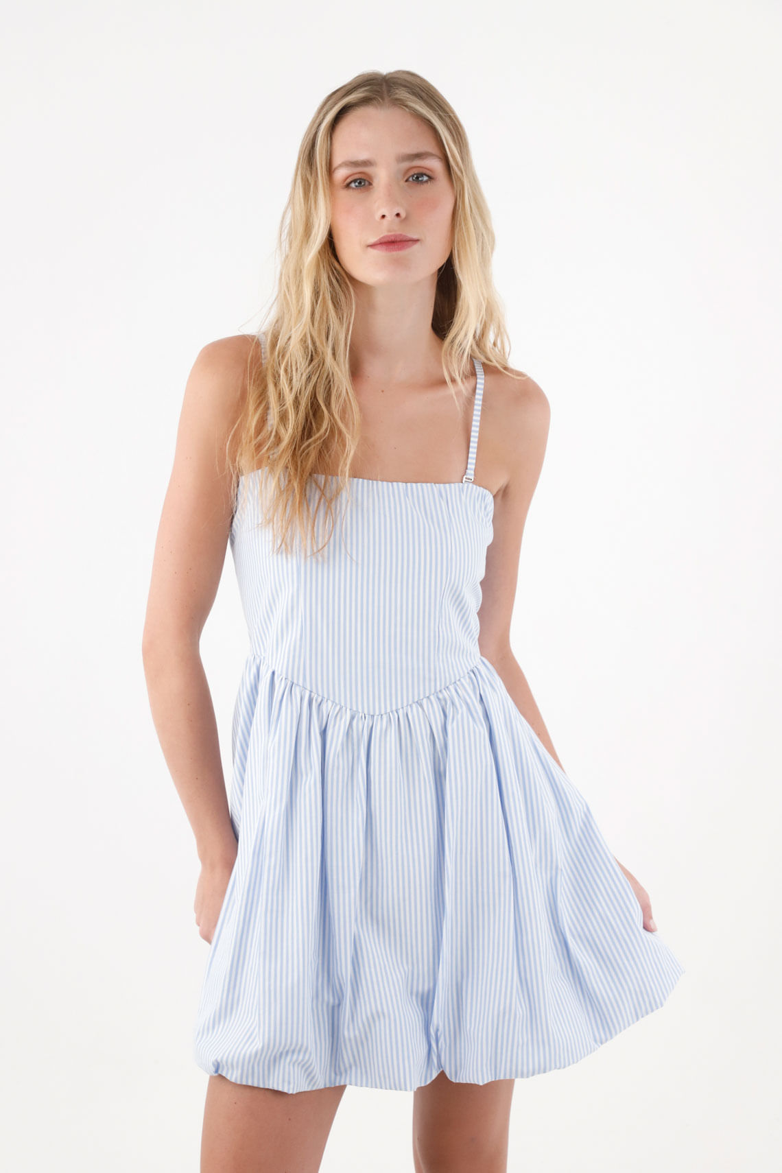 Vestido corto abombachado para mujer