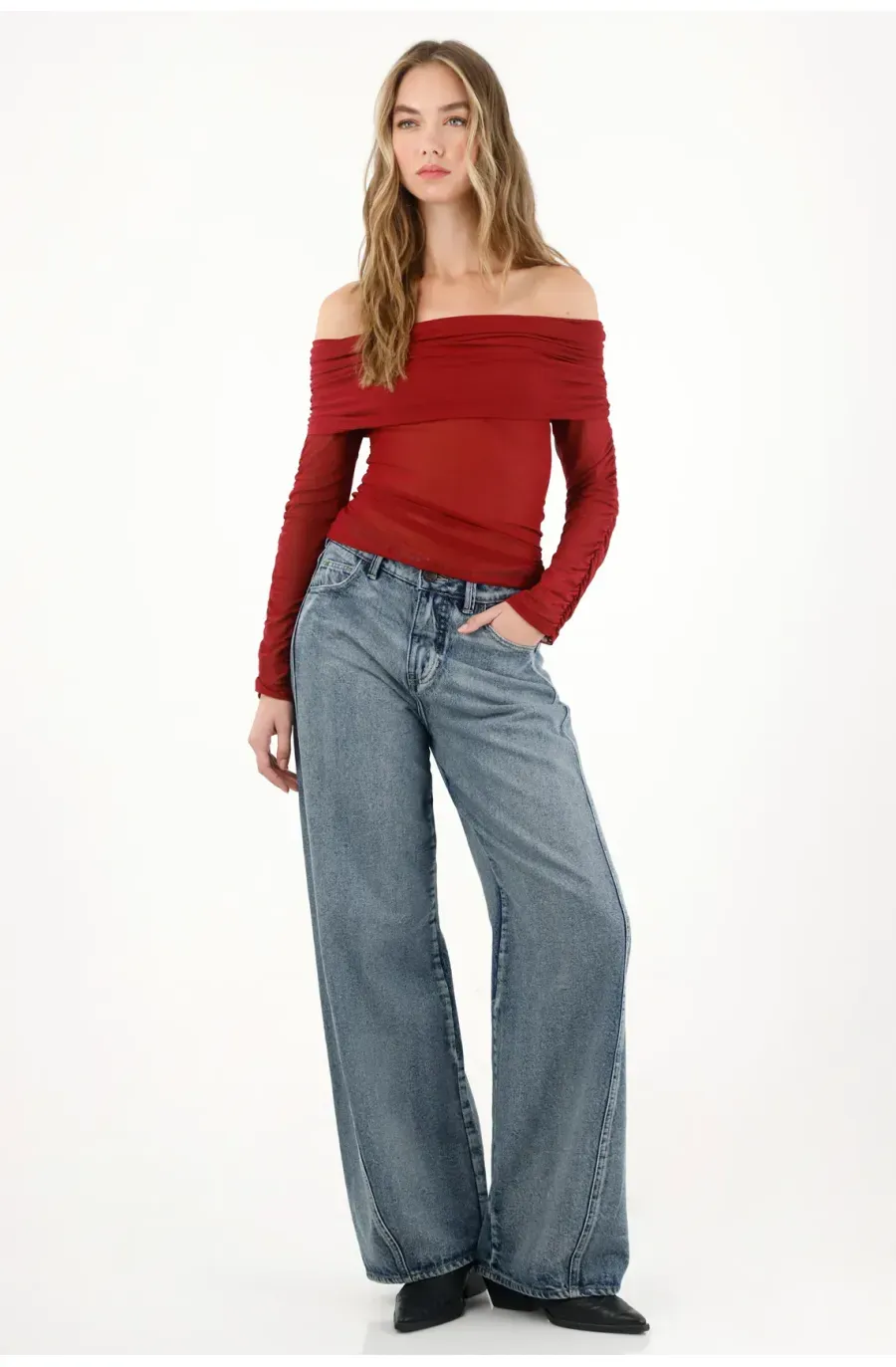 Camiseta cuello bandeja roja para mujer