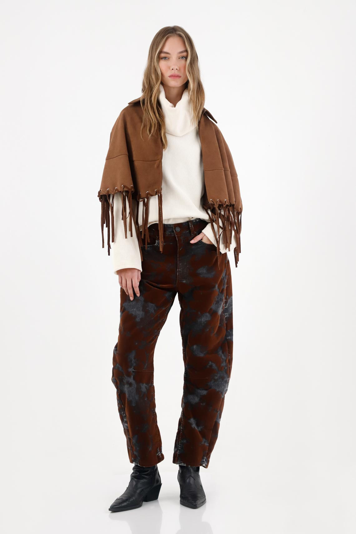 Capa en suede con flecos café para mujer