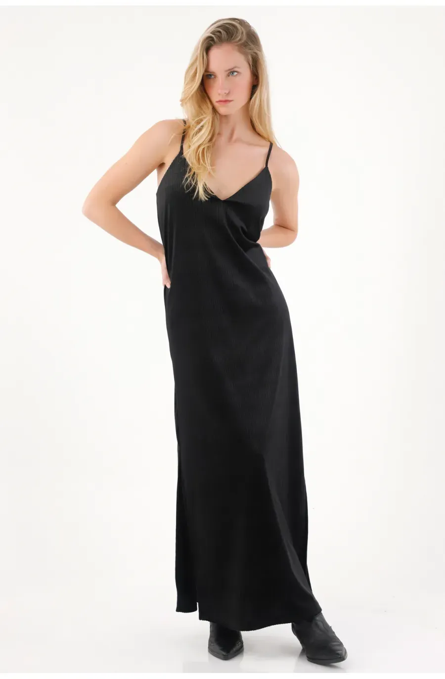 Vestido largo en velvet negro para mujer