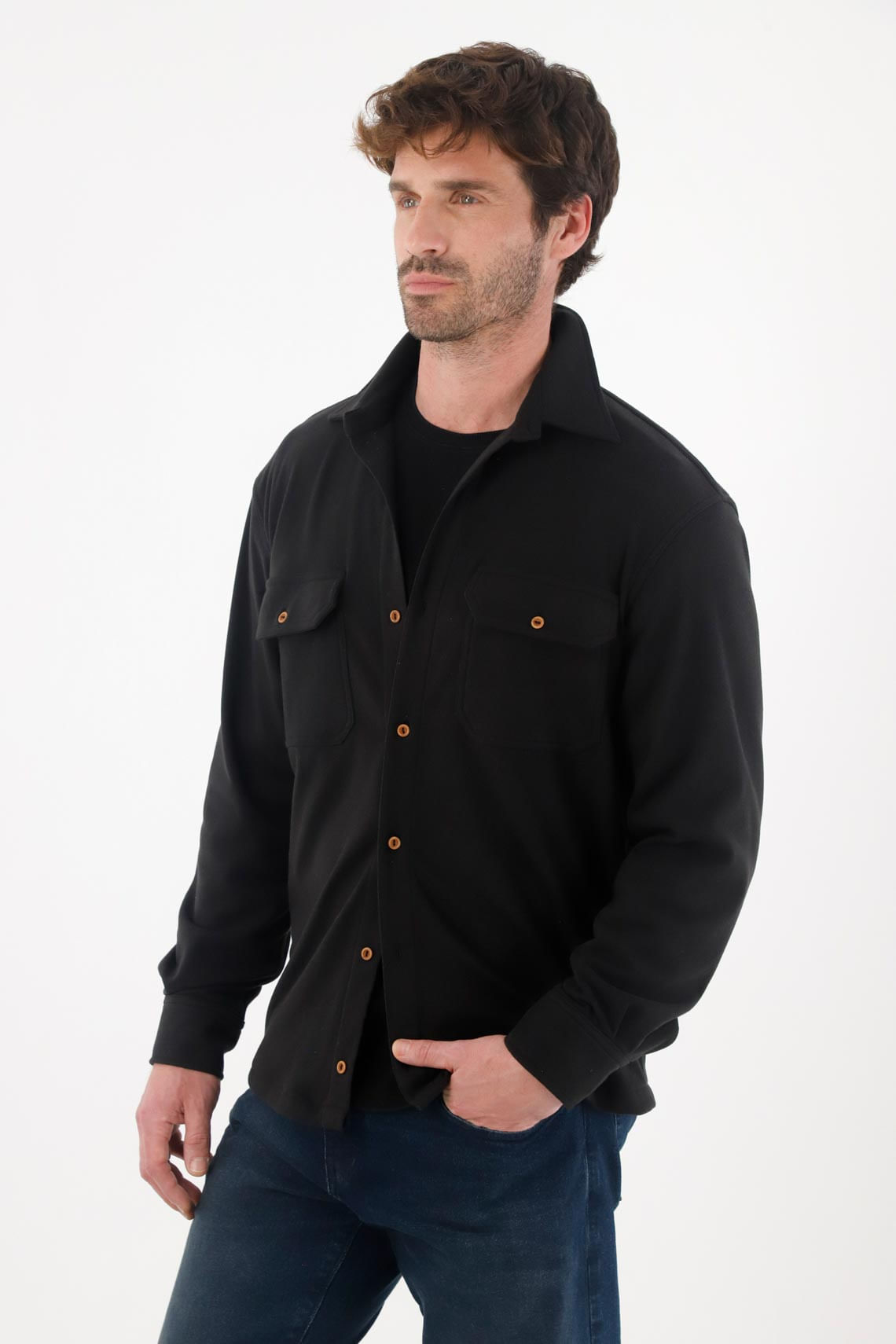 Camisa de cuello clásico negra para hombre