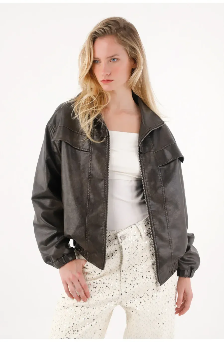 Chaqueta con cierre negra para mujer