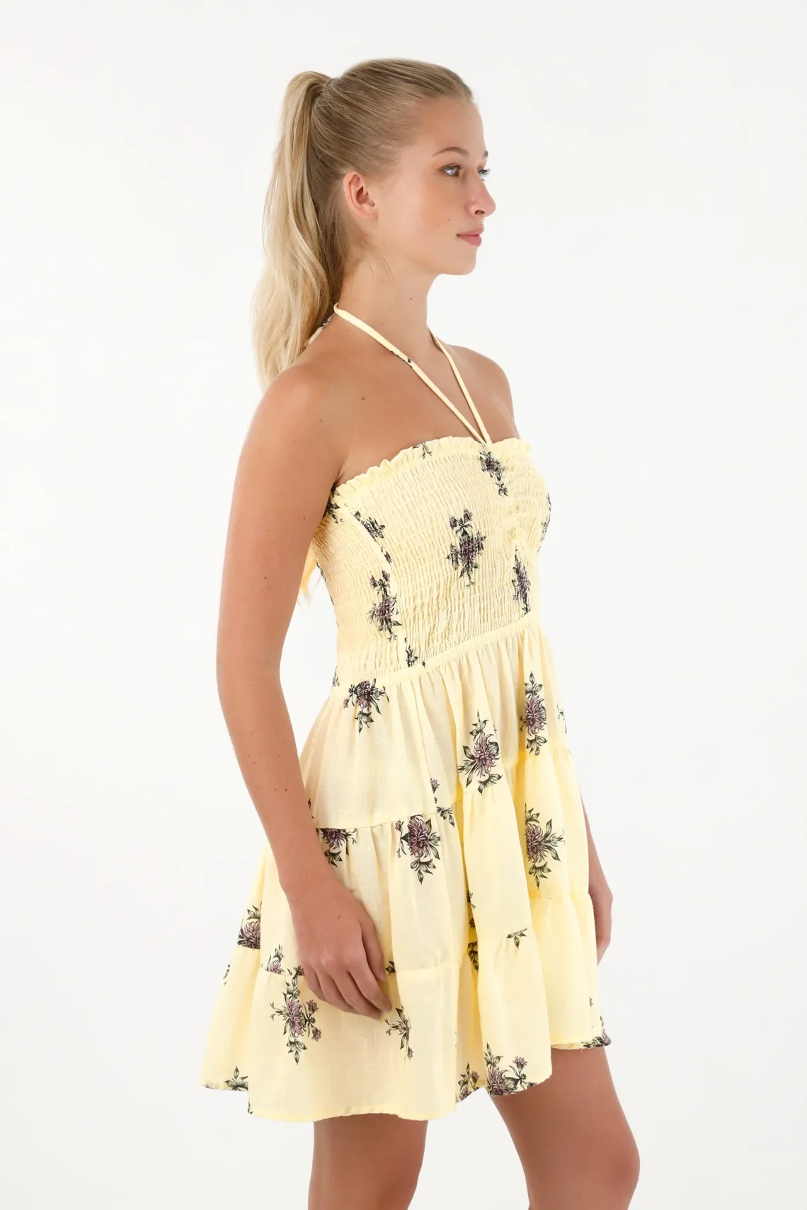 Vestido corto ajustado en superior para mujer