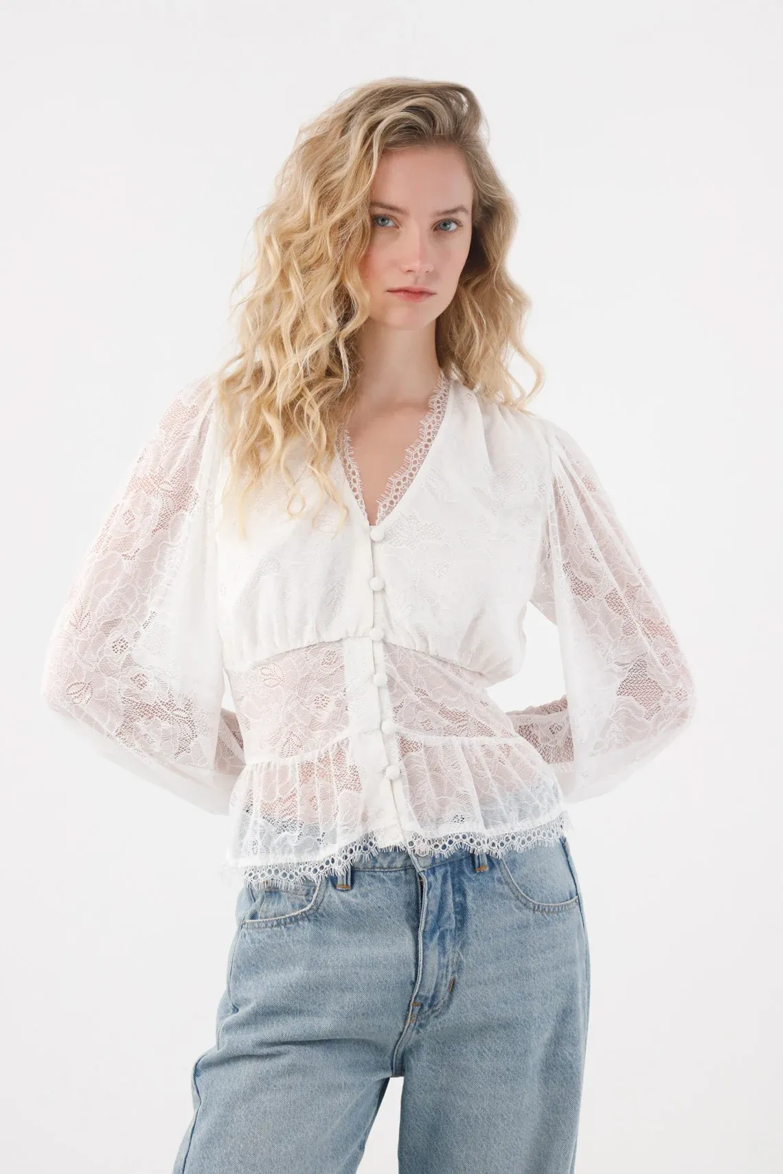 Camisa manga larga con encajes crudo para mujer