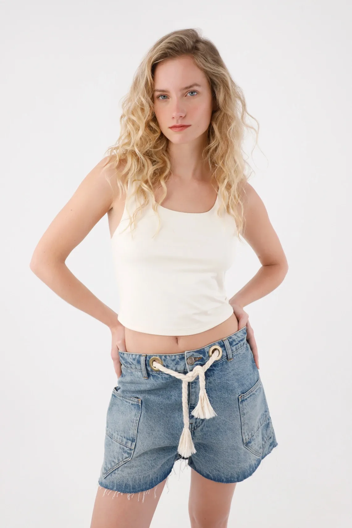 Bermuda en denim azul para mujer