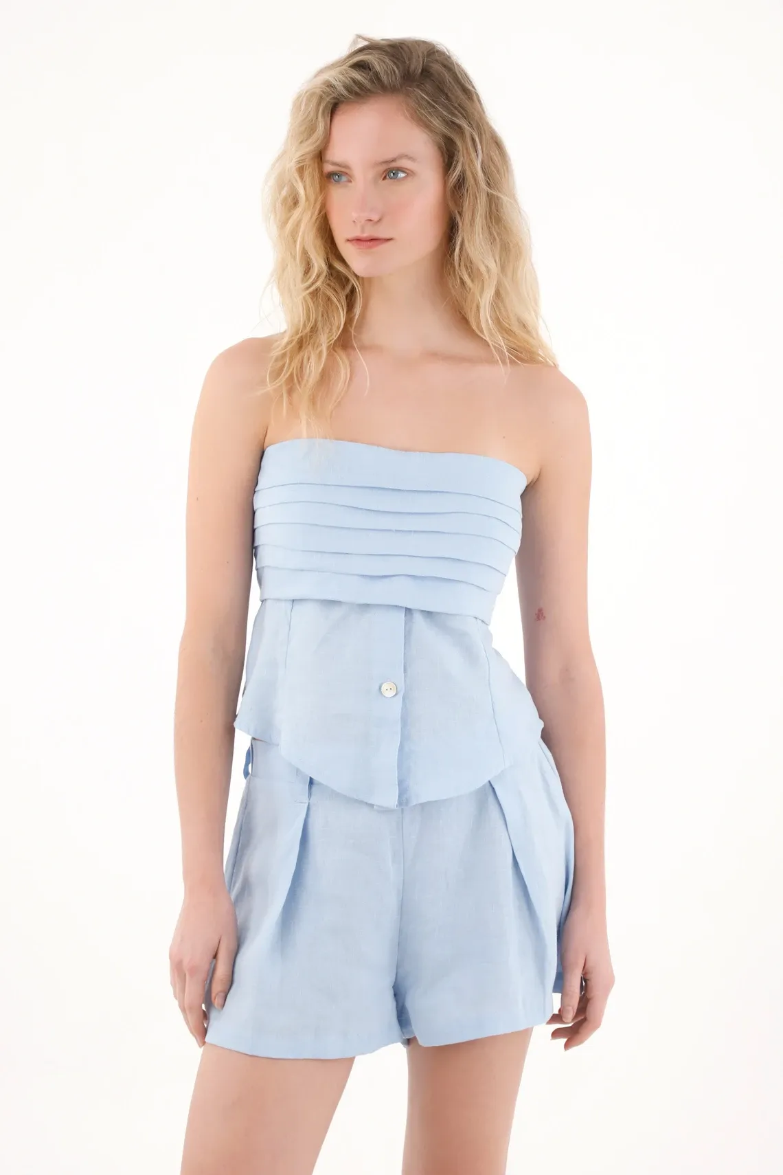 Camisa strapless en lino azul para mujer