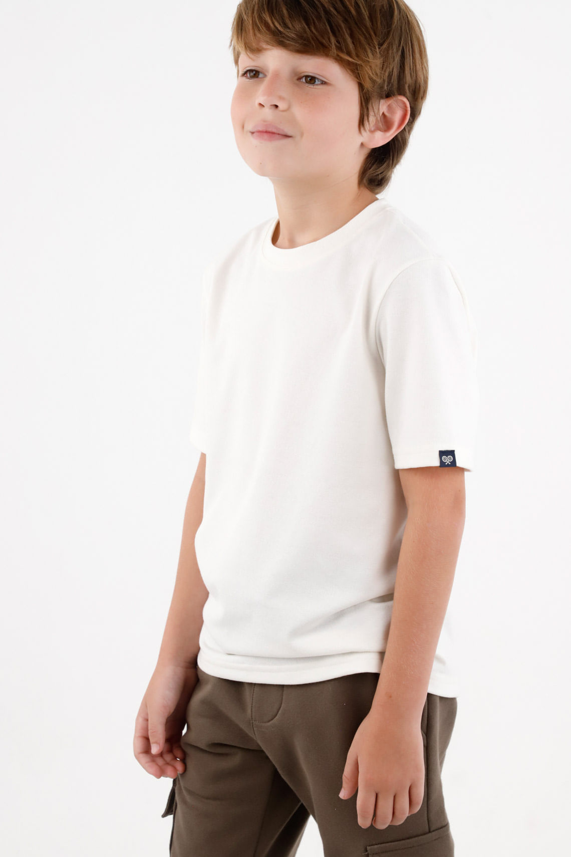 Camiseta básica manga corta para niño de silueta entallada