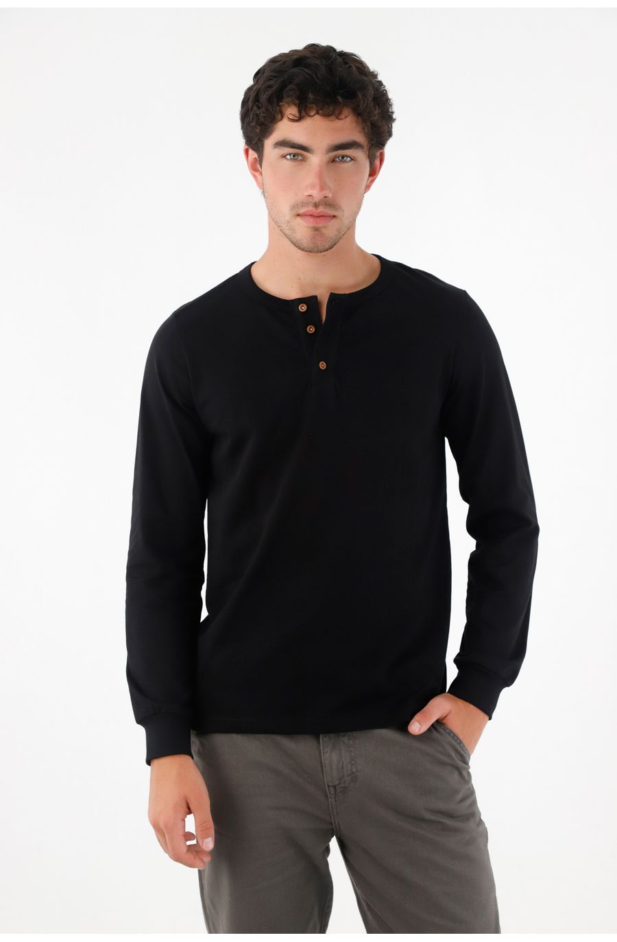 Camiseta de manga larga negra para hombre