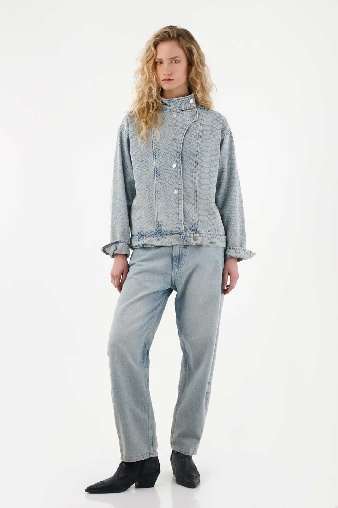 Chaqueta efecto pitón para mujer