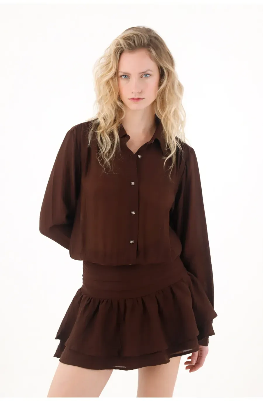 Vestido corto de manga larga café para mujer