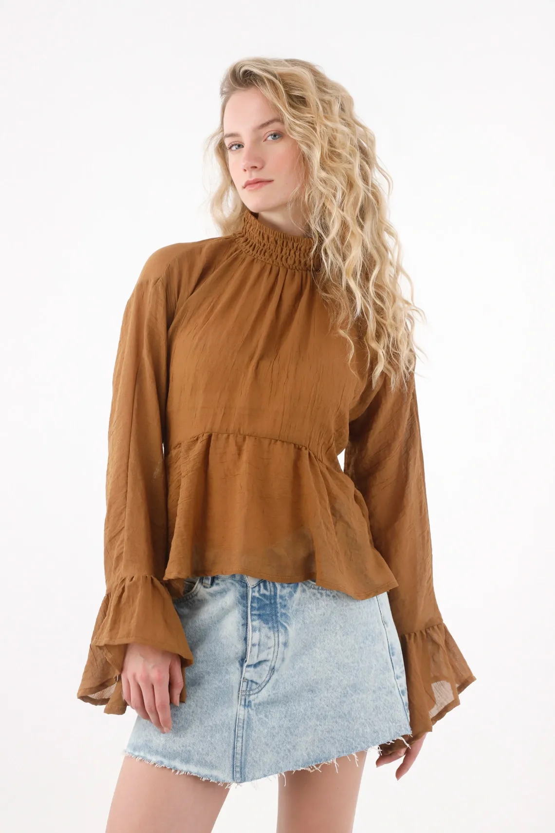 Camisa de manga larga con bolero café para mujer