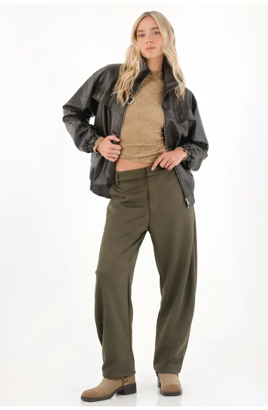 Pantalón oversize con bolsillos para mujer