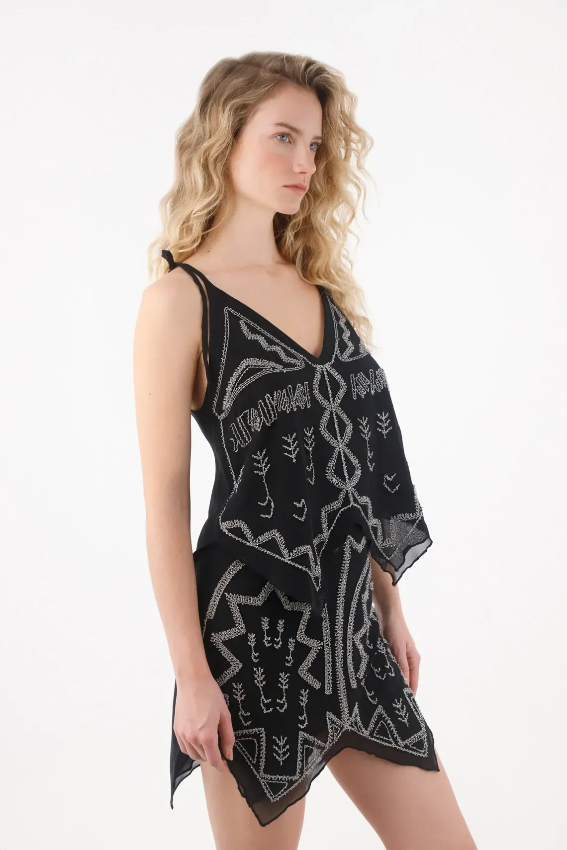 Falda corta con picos para mujer