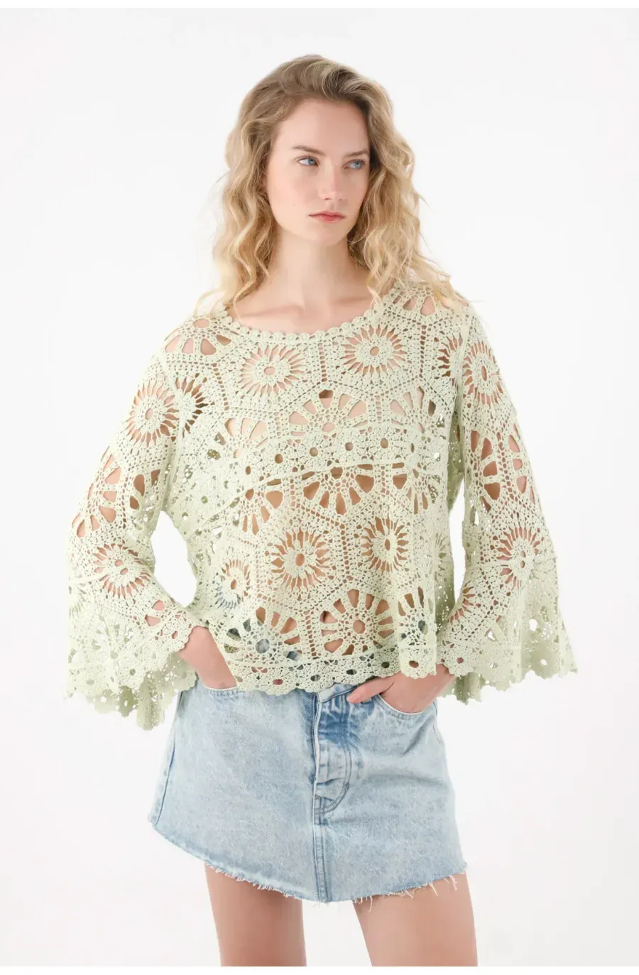 Camisa manga larga bordada verde para mujer