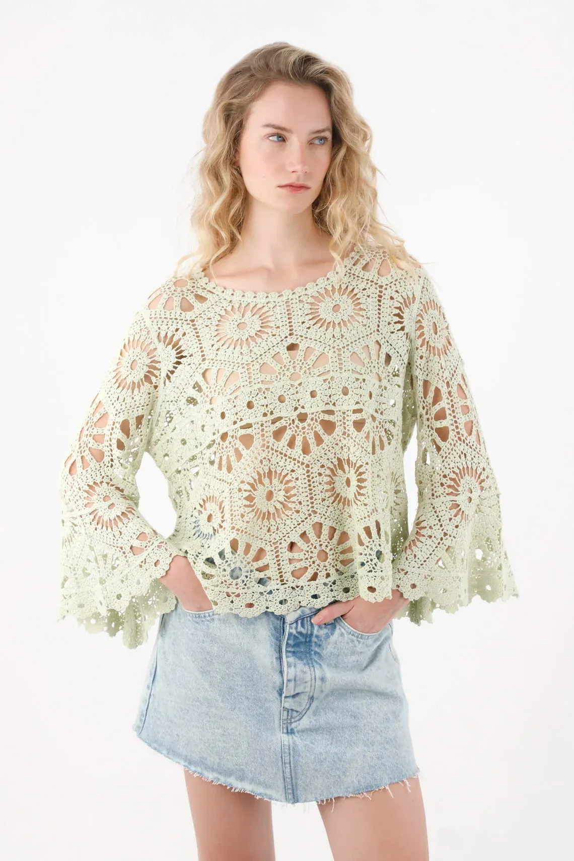 Camisa manga larga bordada verde para mujer