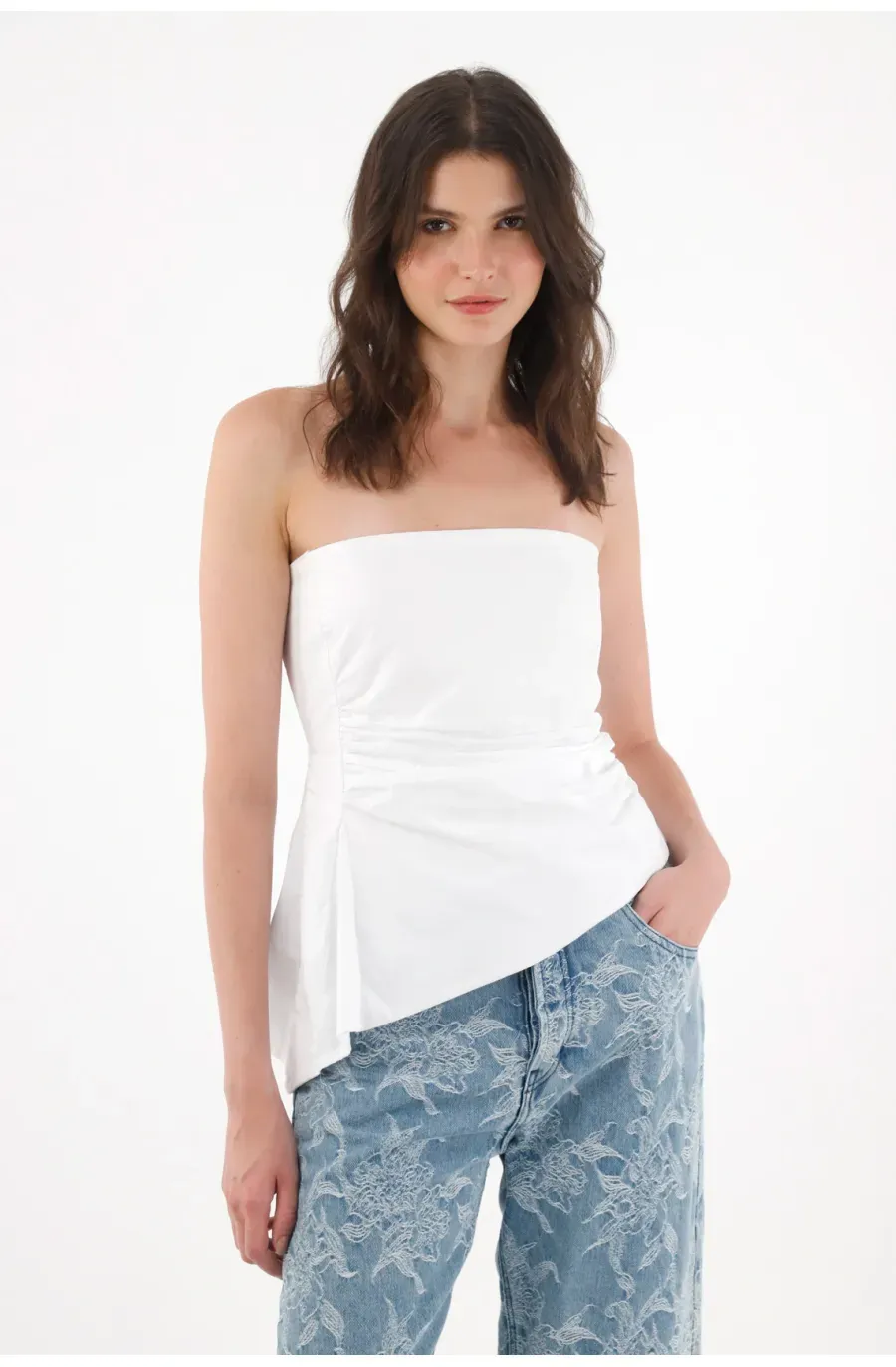 Camisa straplesse con recogido para mujer