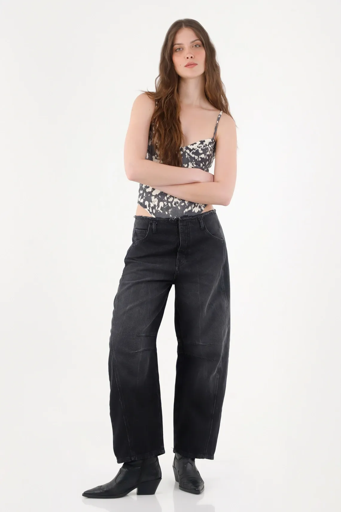 Jean Horseshoe para mujer en algodón negro lavado fit holgado con pierna curva