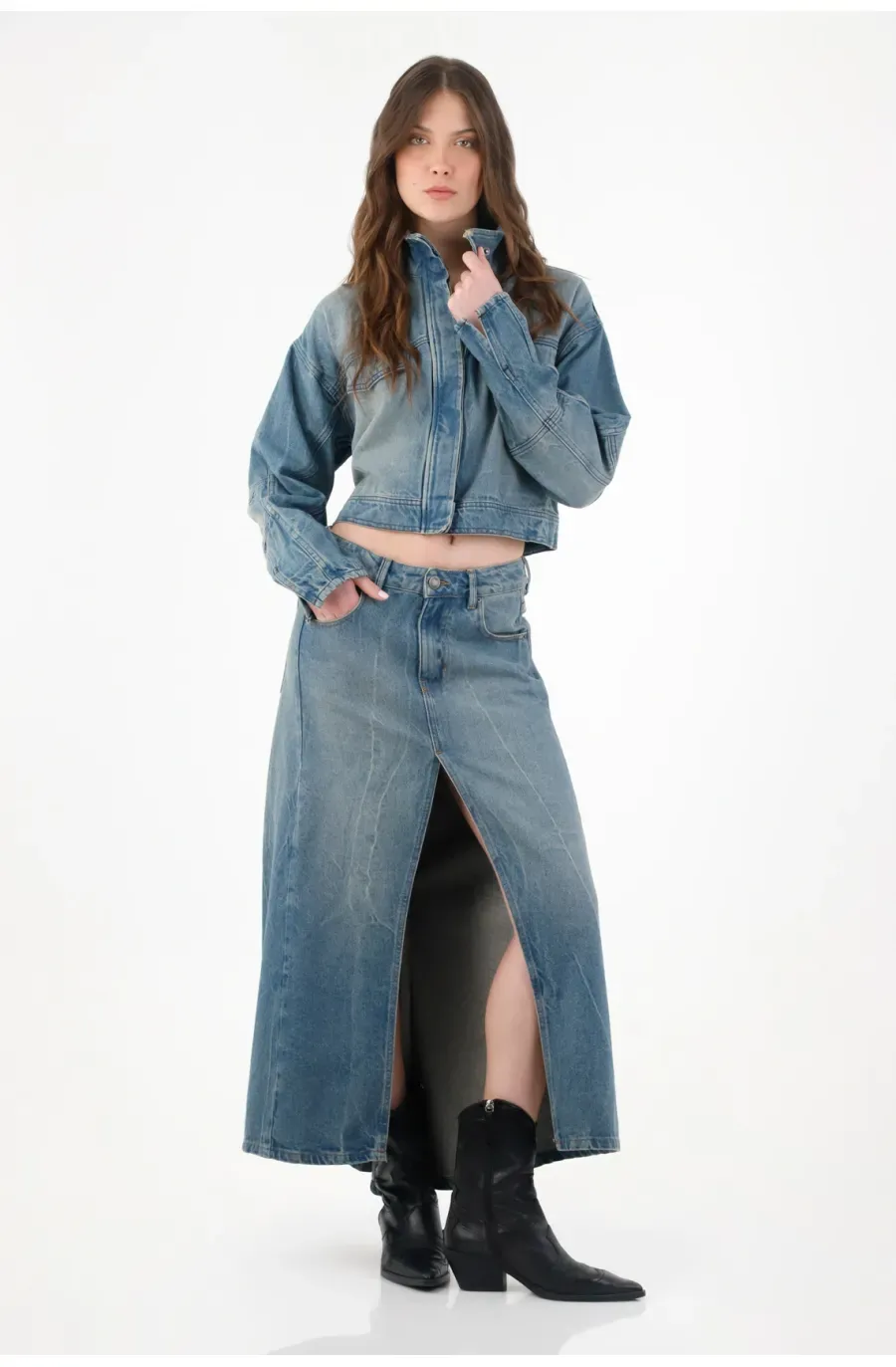 Falda larga para mujer en denim azul corte recto con abertura frontal
