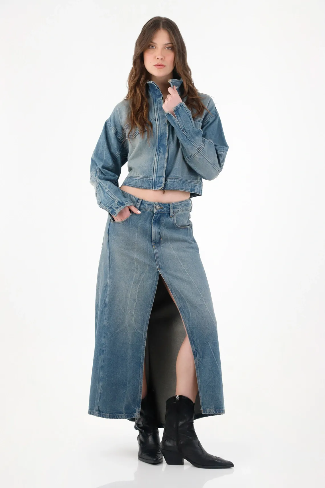 Falda larga para mujer en denim azul corte recto con abertura frontal