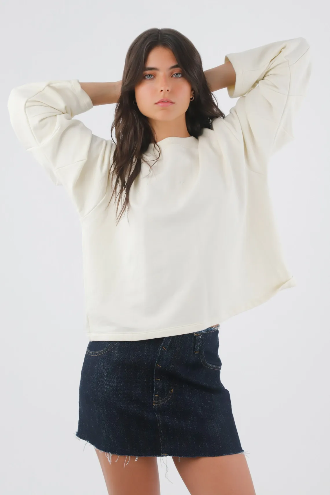 Buzo para mujer algodón crudo corte relajado con hombro caído