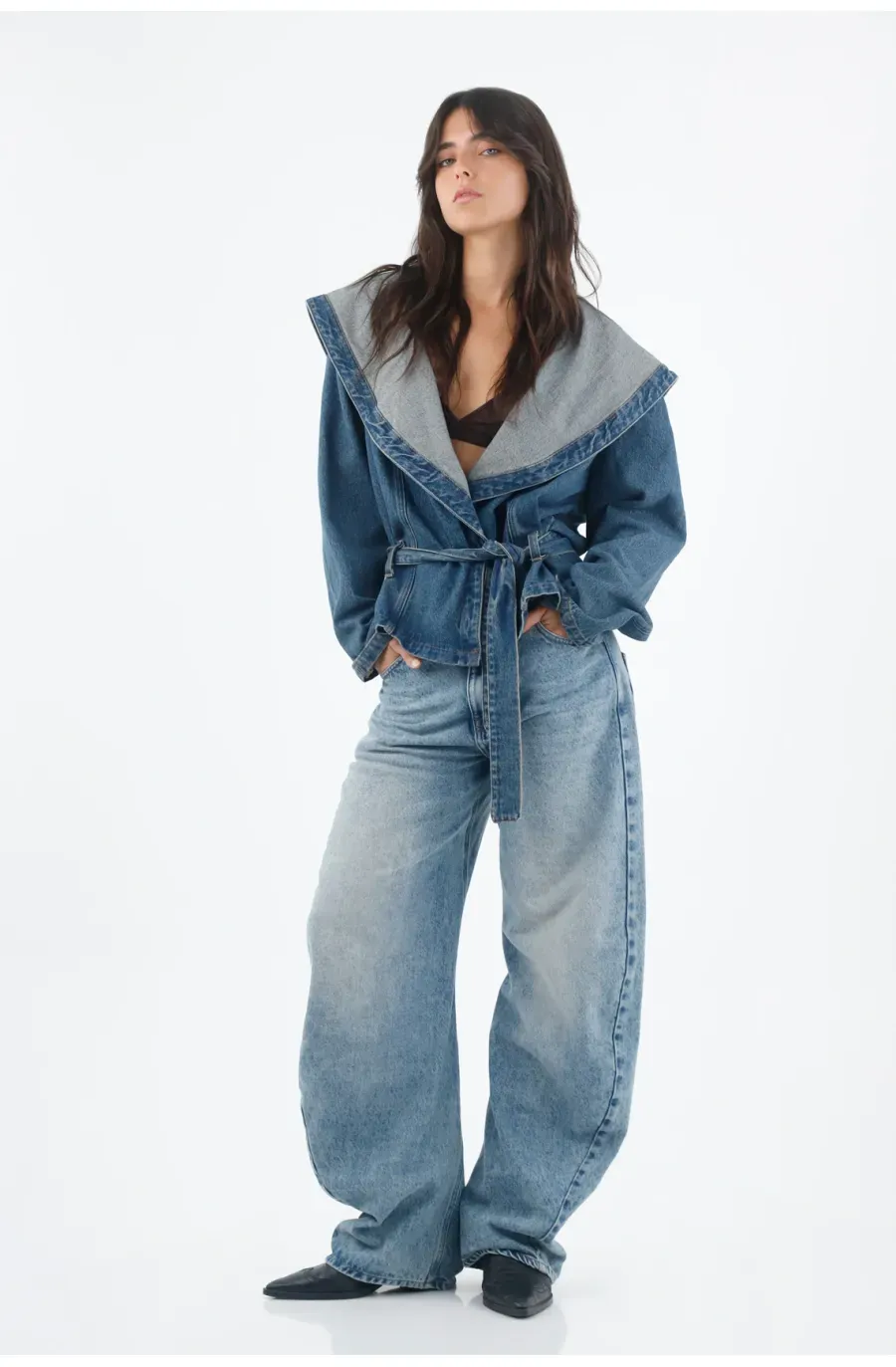 Chaqueta para mujer en algodón azul holgada con cuello amplio
