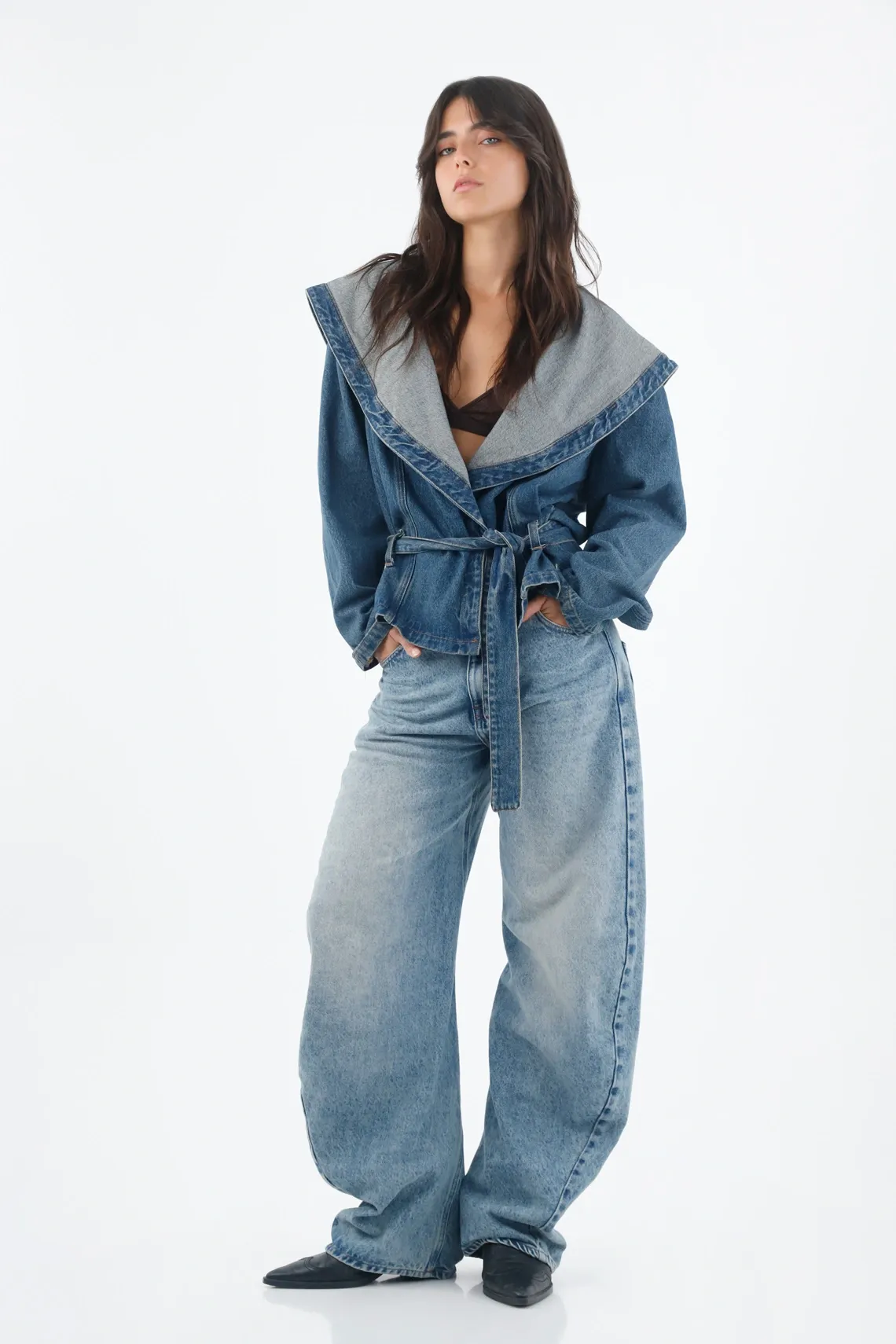 Chaqueta para mujer en algodón azul holgada con cuello amplio