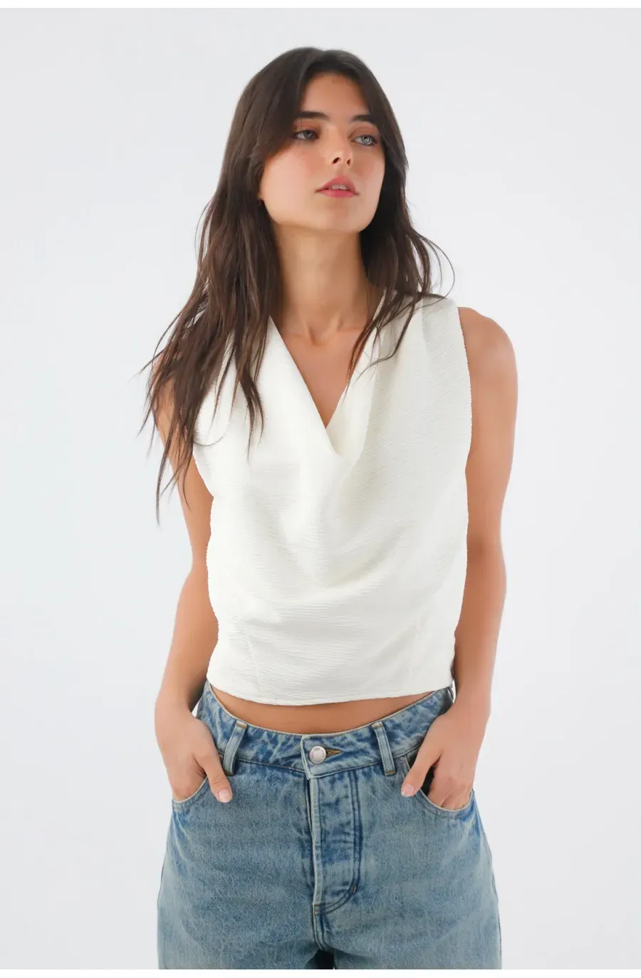 Top para mujer en poliéster blanco corto cuello drapeado