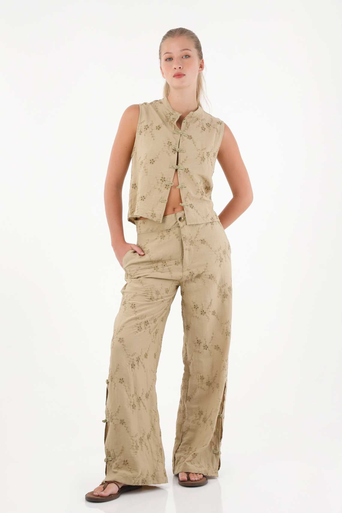 Chaleco para mujer viscosa caqui corte recto con cuello mao