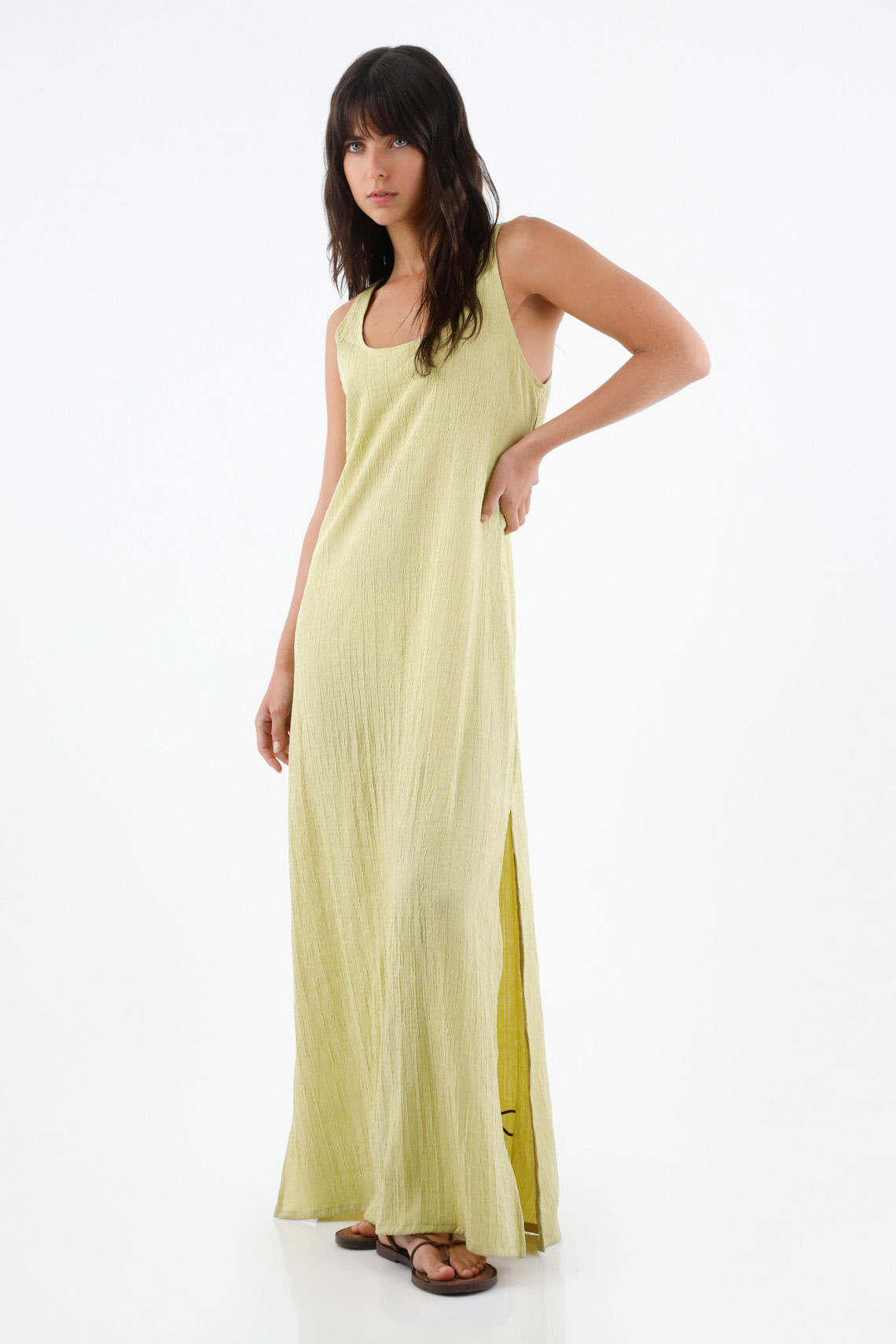 Vestido largo para mujer en poliéster verde lima fit relajado con textura arrugada
